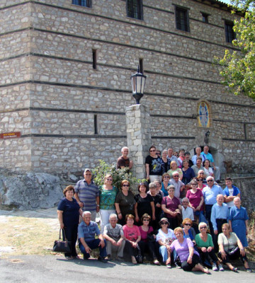 Αναμνηστική φωτογραφία στη μονή Ζάβορδας Γρεβενών.