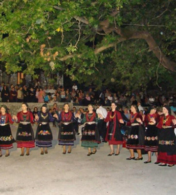 Το χορευτικό του χωριού στο 2ο Φεστιβάλ Χορωδιών Παραδοσιακού Τραγουδιού