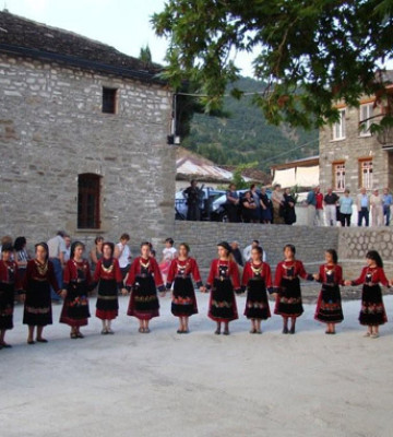 Το χορευτικό του χωριού στις 14 Αυγούστου 2010