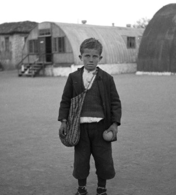 Ο Γιώργος Ζούκας στην παιδόπολη της Αγίας Ελένης στα Γιάννενα το 1949