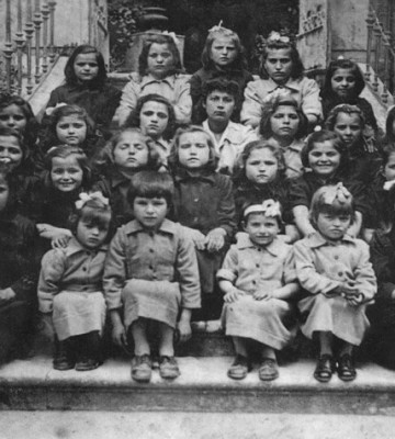 Κορίτσια του χωριού στην παιδόπολη Κέρκυρας 1949